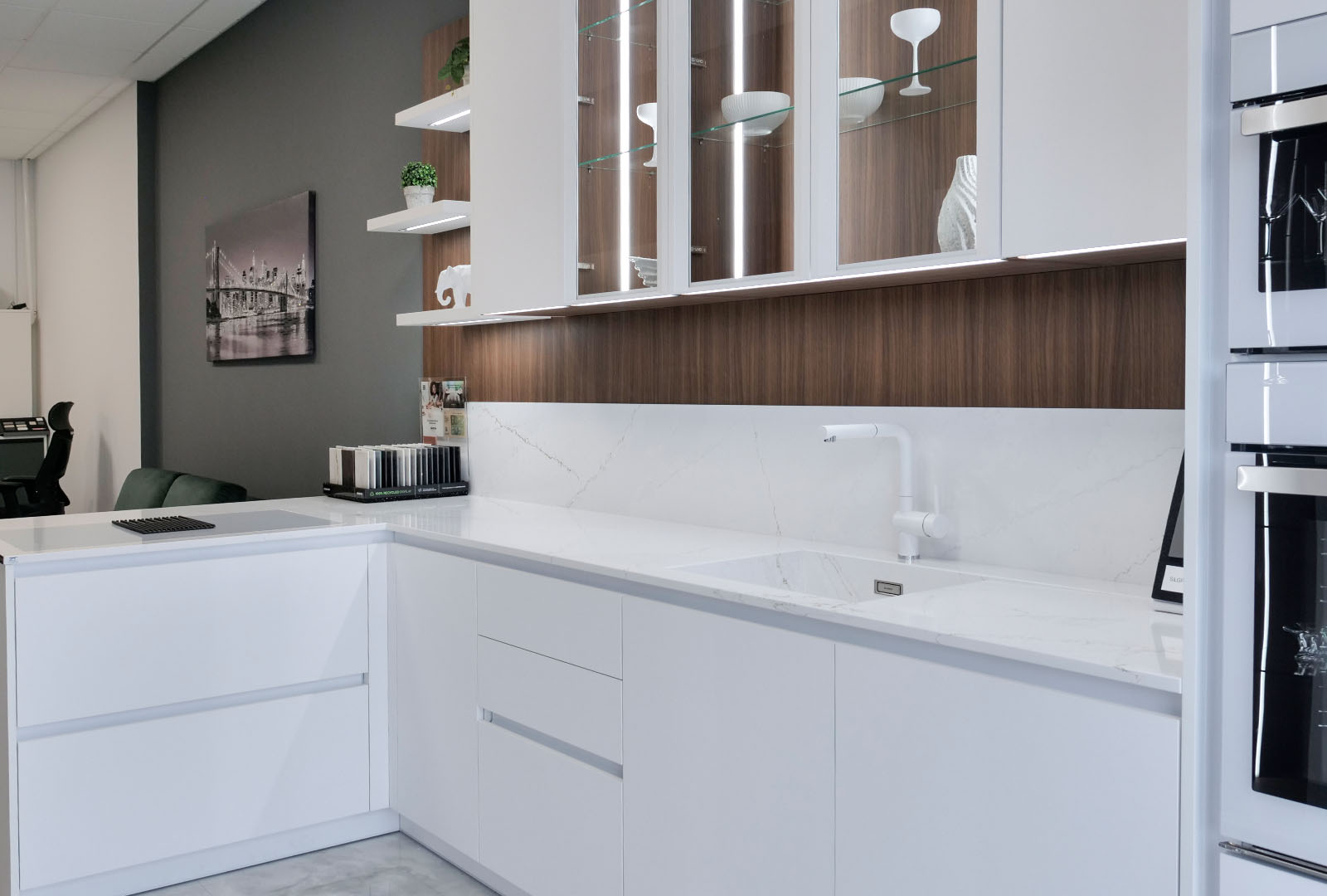 Kuchyňa_Biela_Matt_Orech_Silestone_Ethereal_Glow (9)